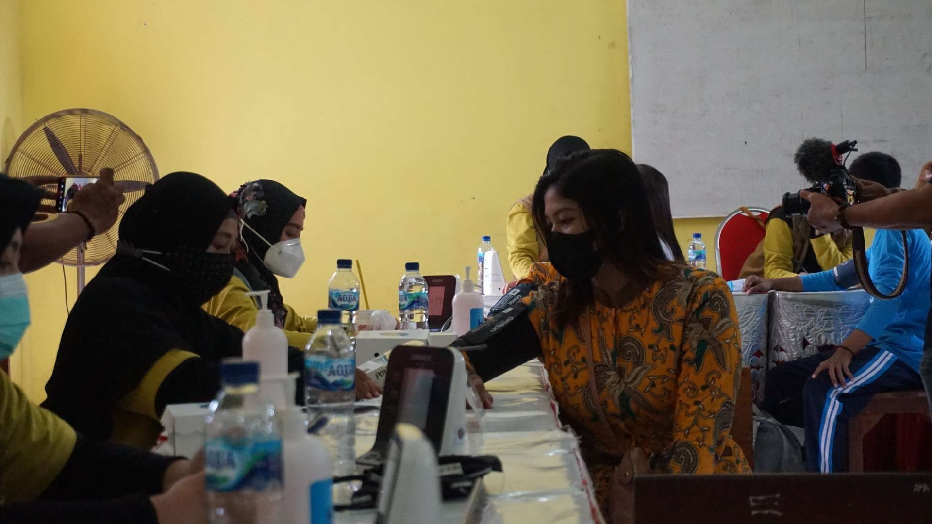 Screening vaksinasi di SMK PGRI Sooko Mojokerto. (Foto: Deni Lukmantara/Ngopibareng.id)