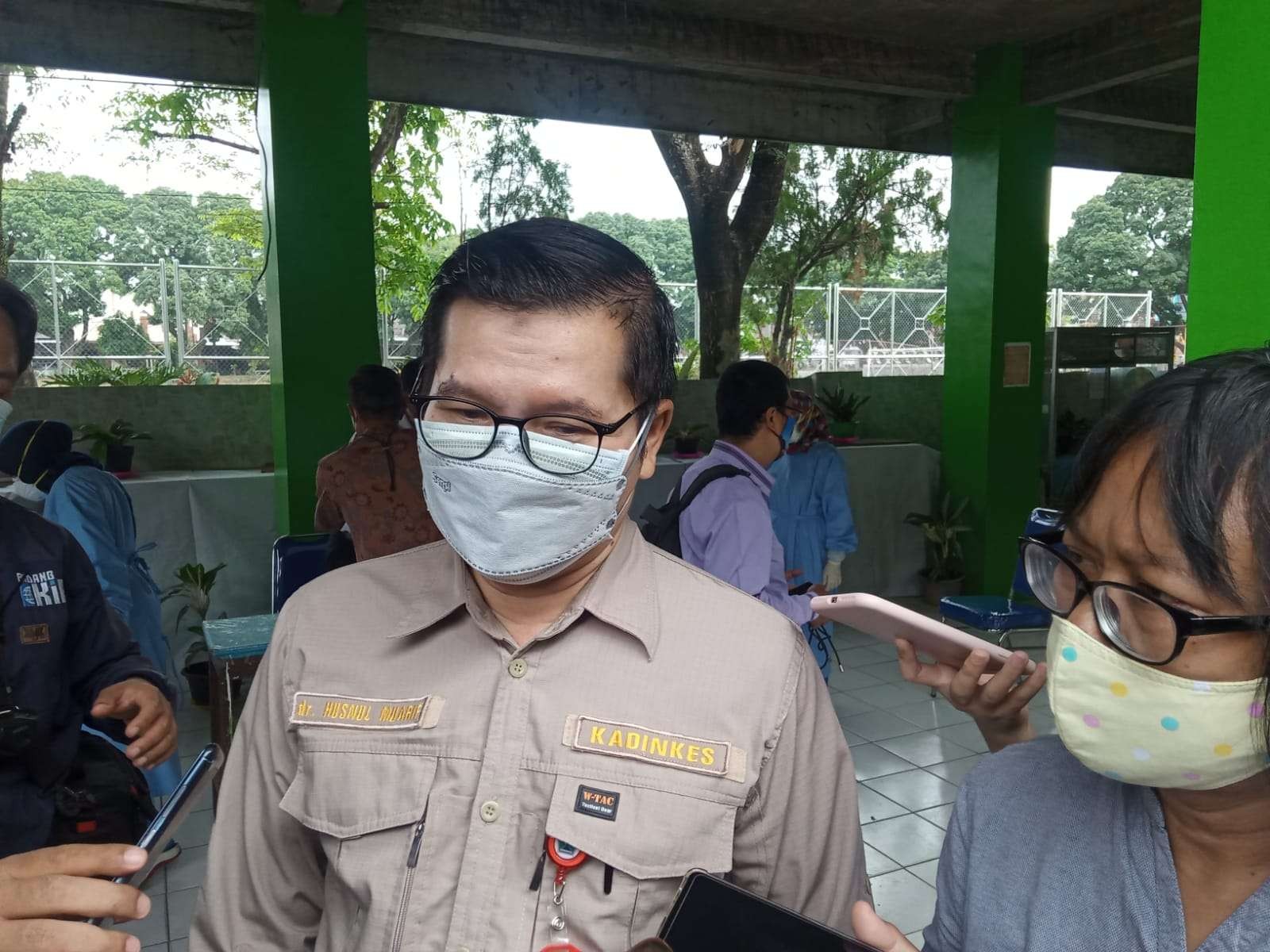 Kepala Dinas Kesehatan Kota Malang, dr Husnul Mu'arif saat berada di SDN 2 Bunulrejo, Kota Malang (Foto: Lalu Theo/ngopibareng.id)