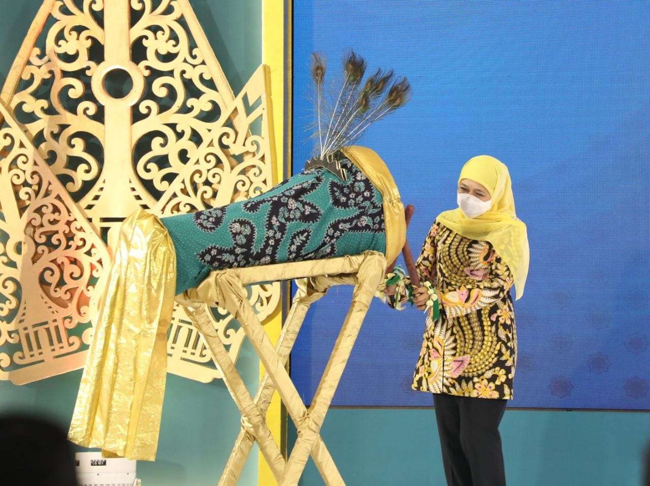 Khofifah dalam Festival Ekonomi Syariah (FESyar) Regional Jawa Tahun 2021. (Foto: Istimewa)