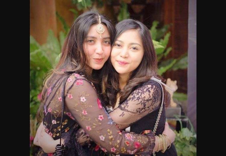 Persahabatan selebgram Rachel Venya dan Vicky Alaydrus. (Foto: Instagram)