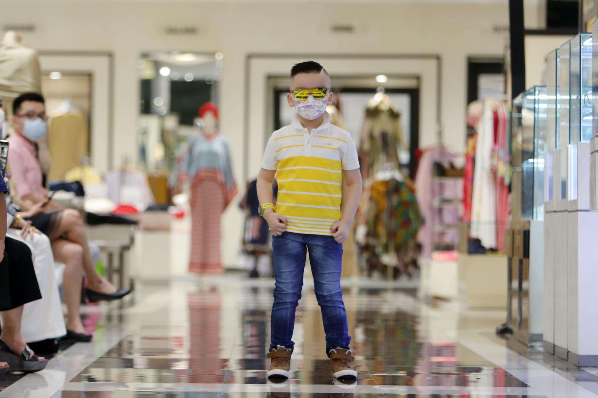Fashion anak dengan tema "Funtastic" untuk merayakan anak-anak boleh masuk ke Mal. (Foto: Pita Sari/Ngopibareng.id)