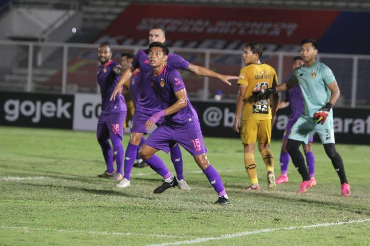 Persik Kediri harus mengakui kehebatan tim lawan Bhayangkara FC, dengan kekalahan 2-0. (Foto: Istimewa)