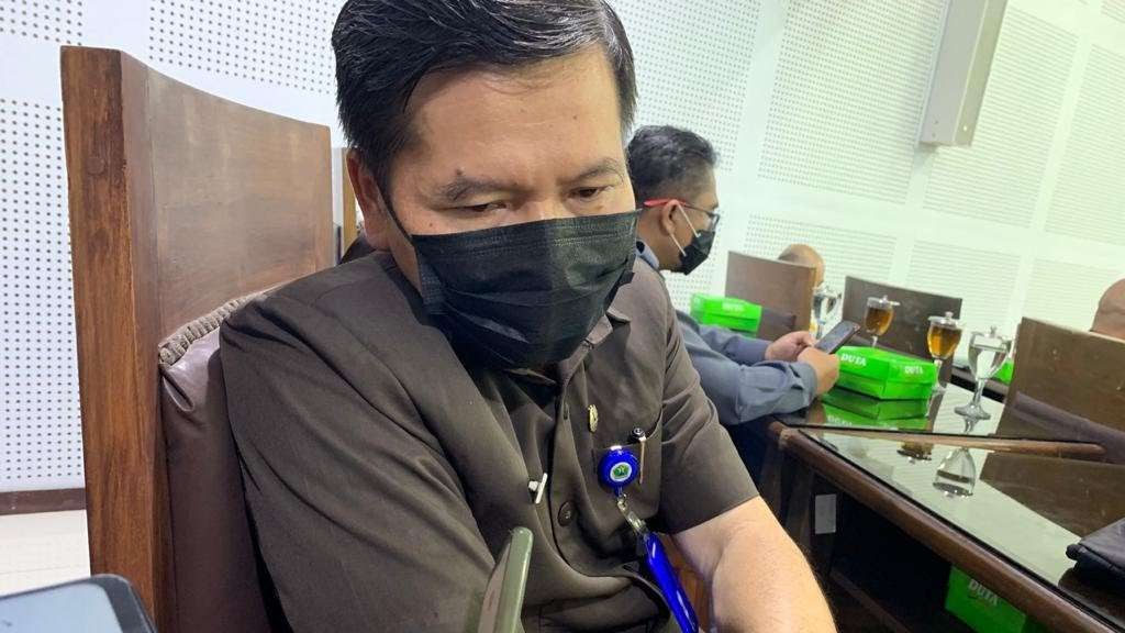 Kepala Dinas Kesehatan Kota Malang, dr Husnul Mu'arif saat berada di gedung DPRD Kota Malang (Foto: Lalu Theo/ngopibareng.id)