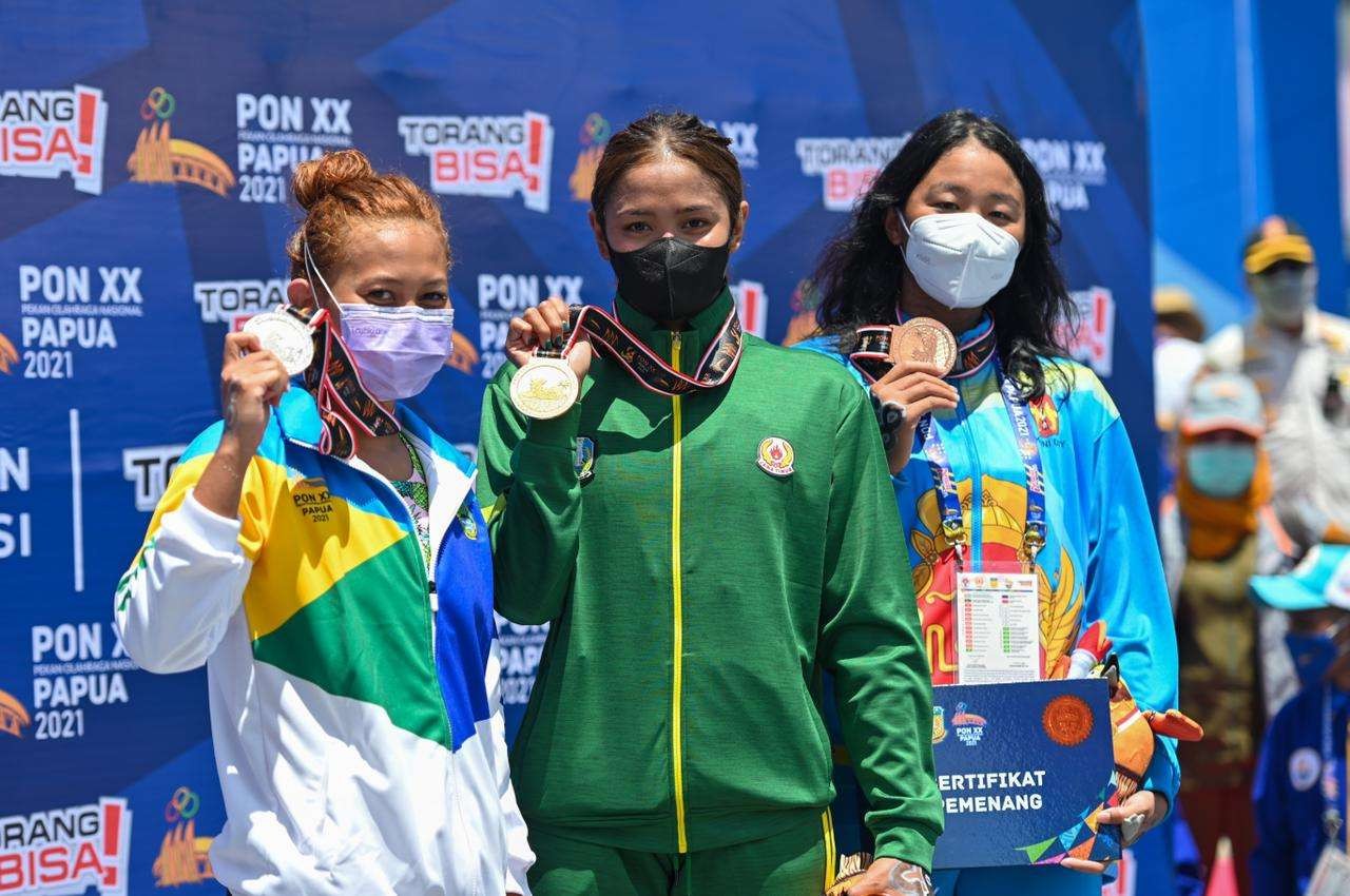 Atlet Jatim, Ressa Kania Dewi saat meraih emas pada PON XX 2021 Papua. (Foto: KONI Jatim)