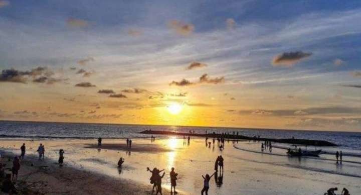 Pantai Kuta salah satu destinasi wisata unggulan di Bali. (Foto: istimewa)