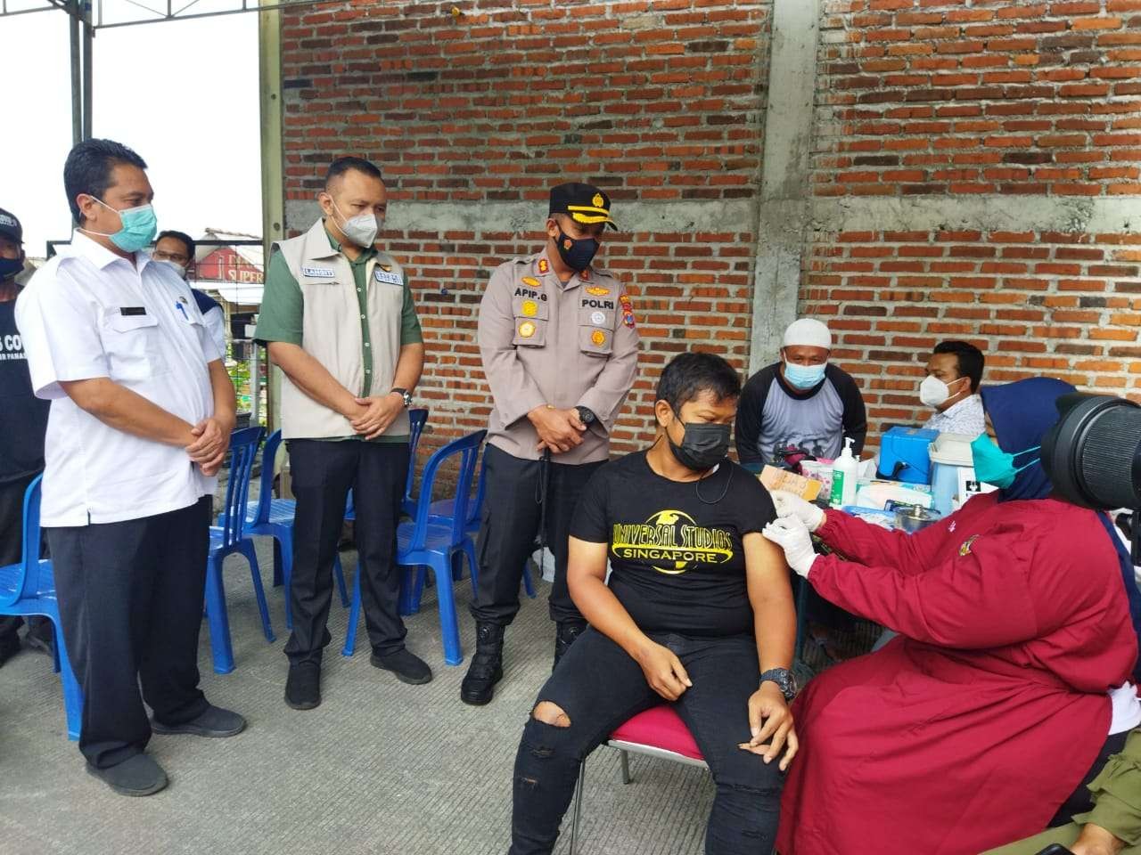 Vaksinasi di area wisata Kabupaten Mojokerto.(Deni Lukmantara/Ngopibareng)