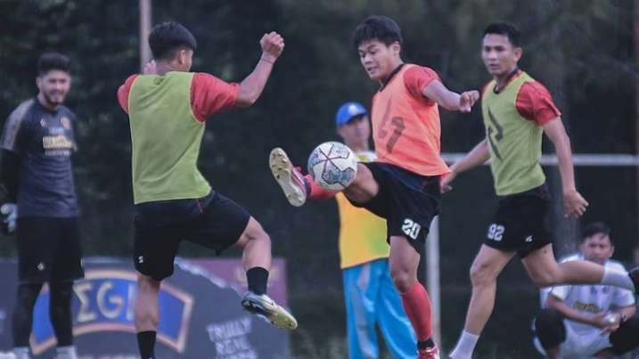 Skuad Arema FC saat menjalani training center di Agrokusuma, Kota Batu, Jawa Timur (Instagram: @aremafcofficial)