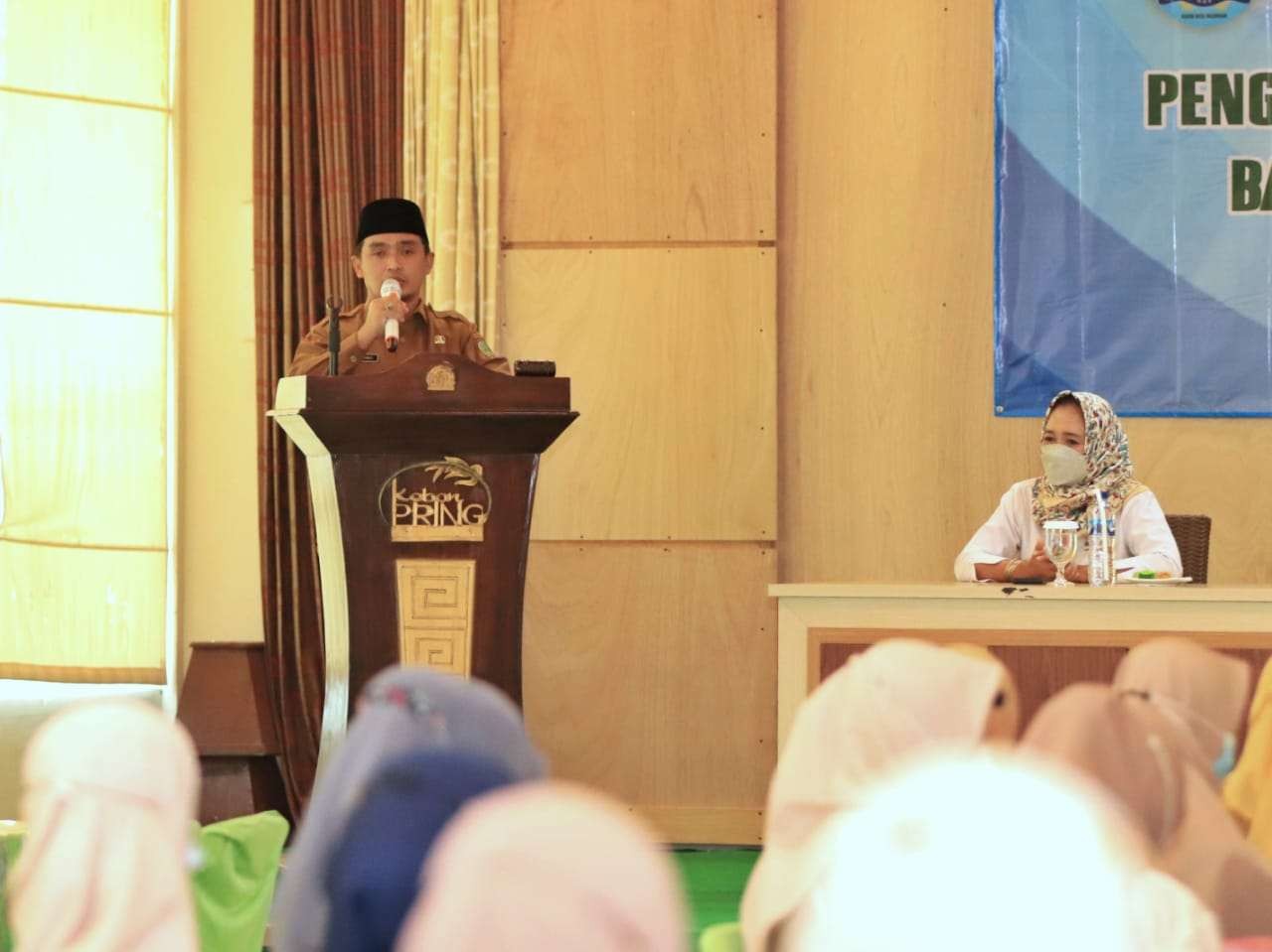 Wakil Wali Kota Pasuruan Adi Wibowo membuka seminar bagi entepreneur muda Kota Pasuruan (Laily/ngopibareng)
