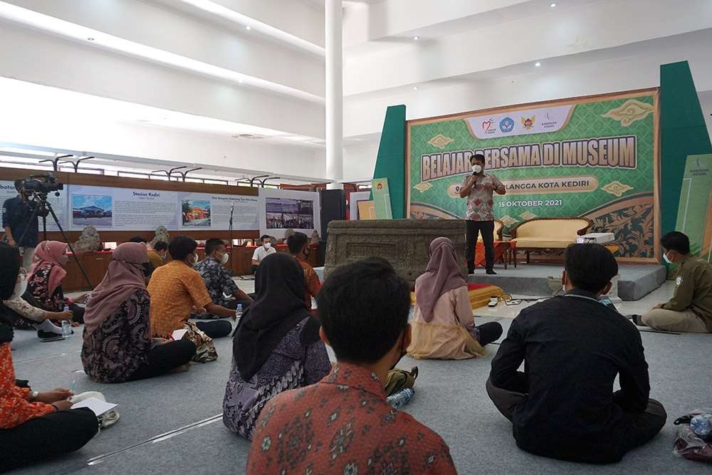 Hari Museum Nasional, Pemkot Kediri ajak remaja Kota Kediri baca aksara Jawa Kuno (Foto: istimewa)