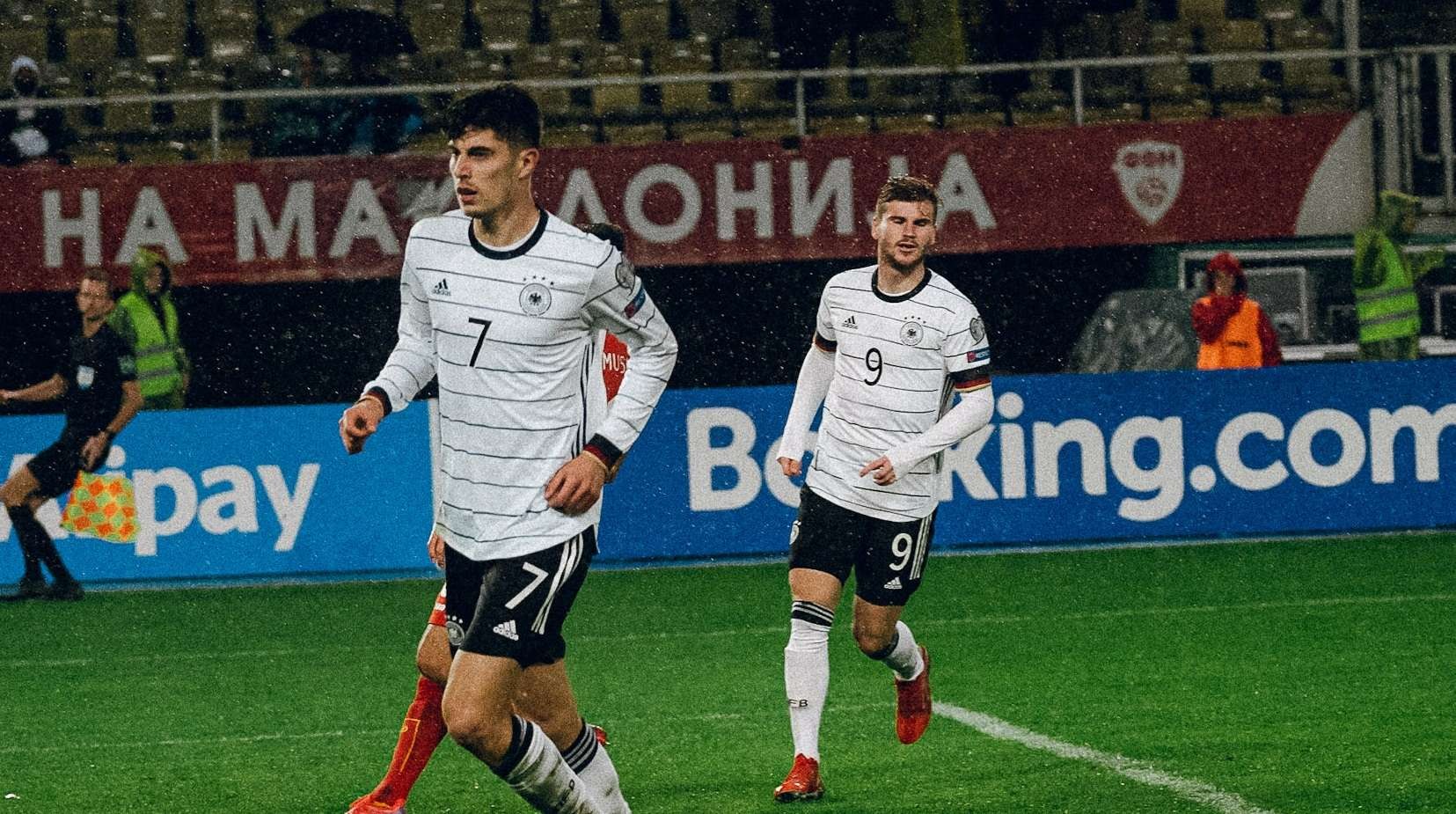Kai Havertz dan Timo Werner mencetak gol ke gawang Makedonia Utara. (Foto: Twitter)