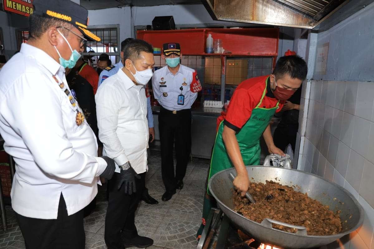 Semur Daging Napi Medaeng yang dikunjungi Adies Kadir. (Foto: Istimewa)