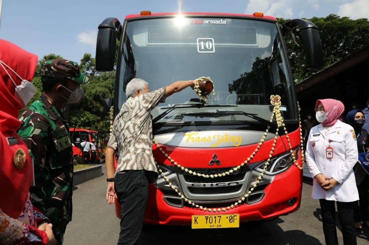 Gubernur Jawa Tengah kembali meluncurkan layanan Bus Rapid Transit (BRT) Trans Jateng rute Semarang-Godong Grobogan, Rabu 13 Oktober 2021. (Foto: Ist)