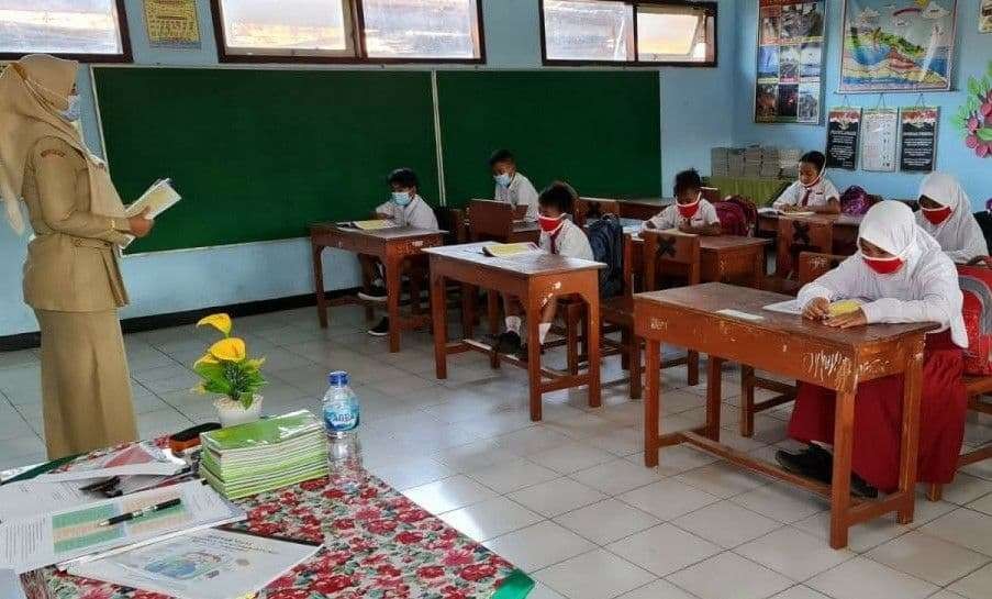 Salah satu sekolah yang melakukan uji coba pembelajaran tatap muka (PTM) di Kota Probolinggo. (Foto: Ikhsan Mahmudi/Ngopibareng.id)