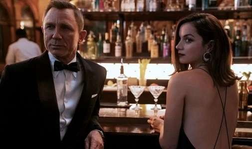 Salah satu adegan di film James Bond, No Time To Die. (Foto: Istimewa)