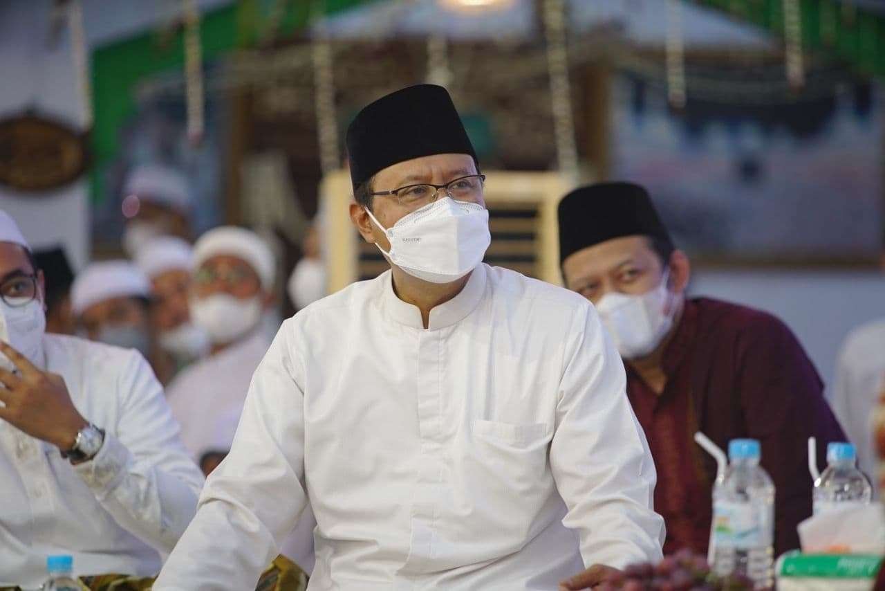 Walikota Pasuruan Saifullah Yusuf (Gus Ipul) hadir di haul KH Abd Hamid yang ke-40. (Foto: Ist)