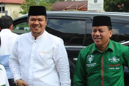 Bupati Kuansing Andi Putra (kiri), terjaring OTT KPK kasus dugaan izin perkebunan. (Foto: Istimewa)