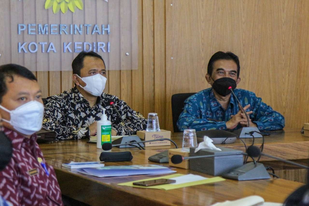 Kegiatan monitoring penyelenggaraan satu data Jawa Timur di Kota Kediri. (Foto: Istimewa)