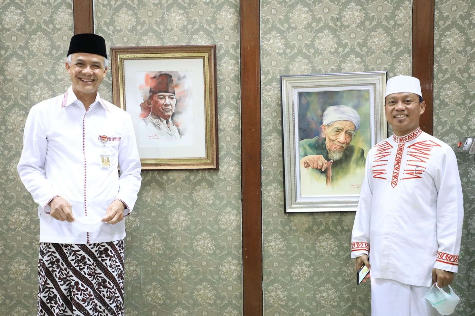 Gubernur Jawa Tengah Ganjar Pranowo bersama Ustadz Das'ad Latif. (Foto: Istimewa)