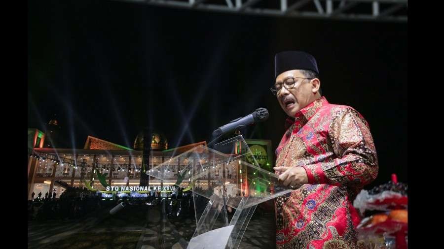 Wamenag Zainut Tauhid Sa'adi menyampaikan samburan pada Penutupan STQH Nasional ke-26, Jumat 22 Oktober 2021. (Foto: Kemenag)