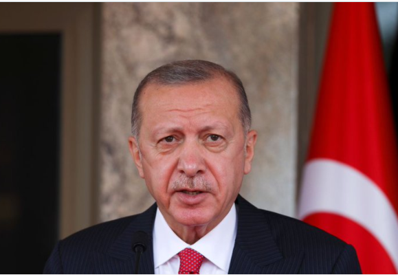 Presiden Turki Recep Tayyip Erdogan mengancam hendak mengusir 10 duta besar negara barat. Sejumlah negara mengeluarkan ancaman balik. (Foto: Rtr)