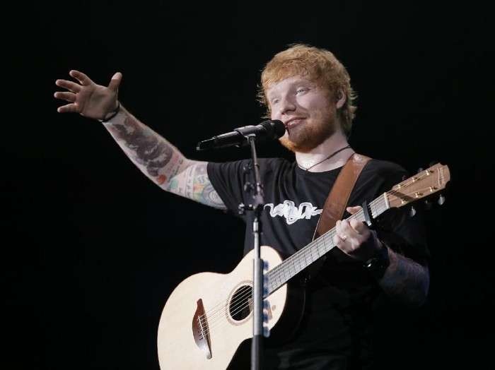 Musisi Ed Sheeran mengaku positif Covid-19. (Foto: Istimewa)