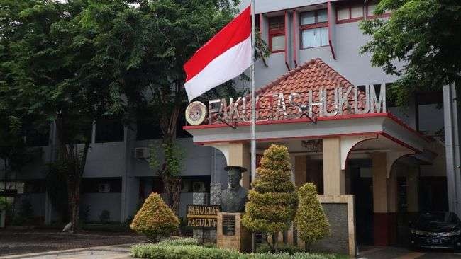 Fakultas Hukum Universitas Airlangga (Unair) menempati posisi nomor satu di Indonesia versi Times Higher Education (THE) World University Rankings (WUR). (Arsip fh.unair.ac.id)