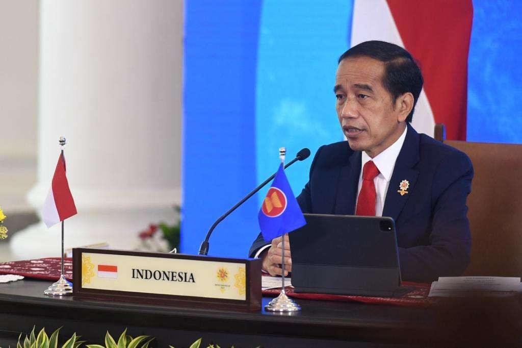 Presiden Joko Widodo mengajak para pemimpin ASEAN untuk melakukan sejumlah langkah percepatan dan penguatan di bidang kesehatan. (Foto: Setpres)