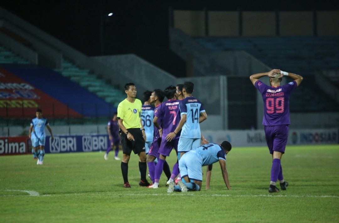 Laga derby Jatim Persil Kediri vs Persela. (Foto: Istimewa )