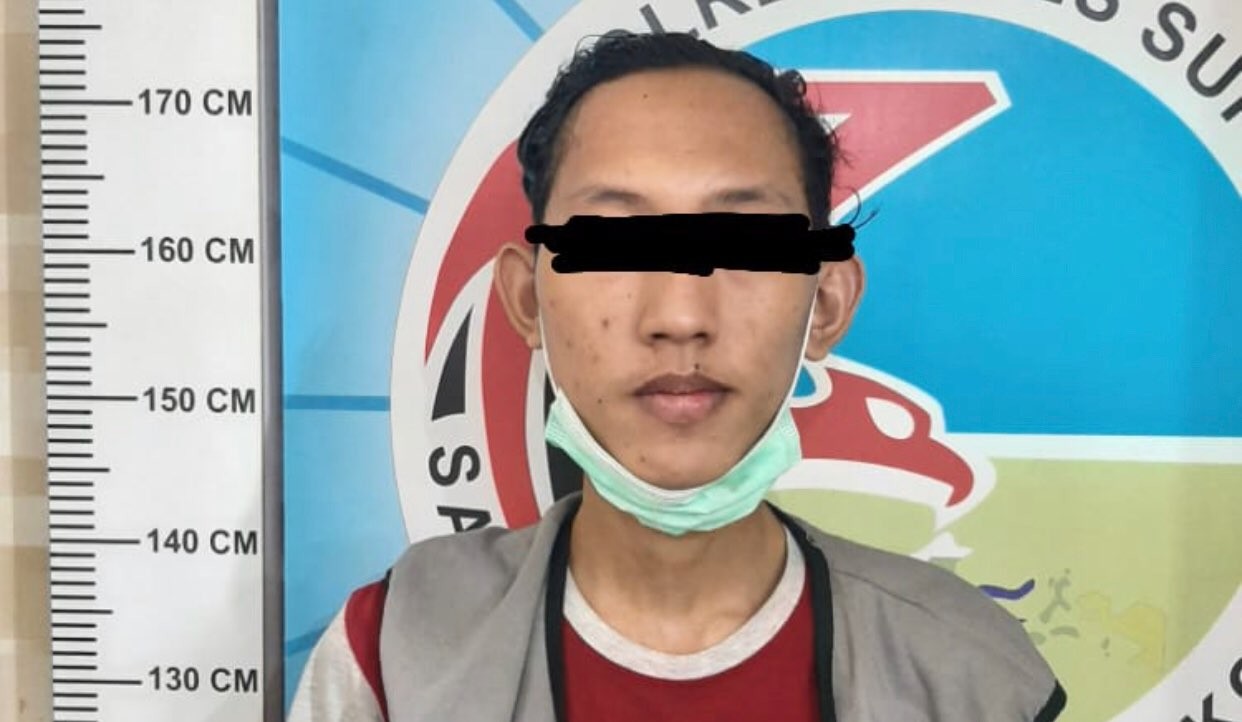 Pemuda 20 tahun, asal Jalan Kupang Panjaan, bekerja sebagai kurir narkoba (Foto: dok. Polretabes Surabaya)