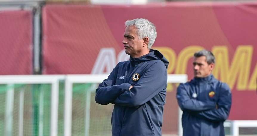 Jose Mourinho saat memimpin pemain AS Roma berlatih. (Foto: Istimewa)