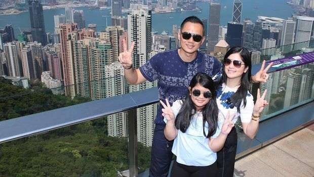 Foto keluarga Agus Harimurti Yudhoyono bersama istri, Anissa Pohan, dan putrinya, Amira, saat liburan di luar negeri. Foto diambil dari unggahan Anissa Pohan pada 2018. (Foto: Instagram)