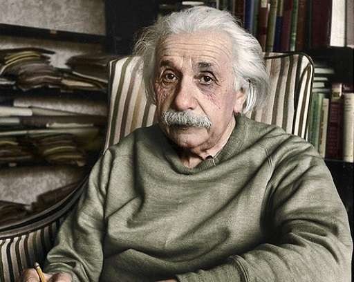 Albert Einstein menerima Nobel Fisika atau ilmu alam yang mempelajari materi beserta gerak dan perilakunya dalam lingkup ruang dan waktu. (Foto: Istimewa)