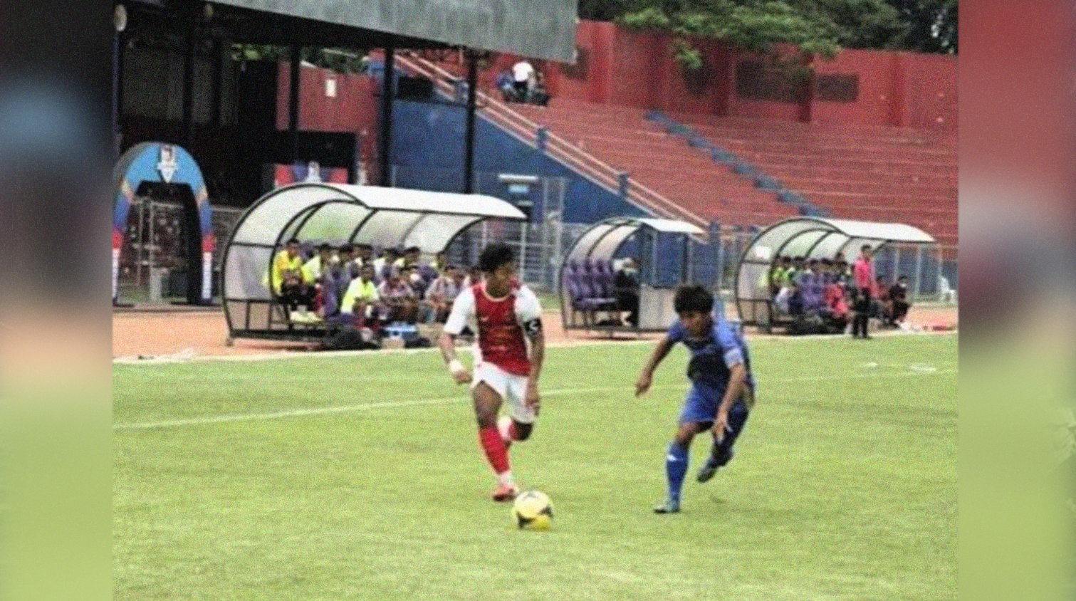 Laga Persedikab vs Persem Mojokerto di Stadion Brawijaya Kediri. (Foto: Istimewa)