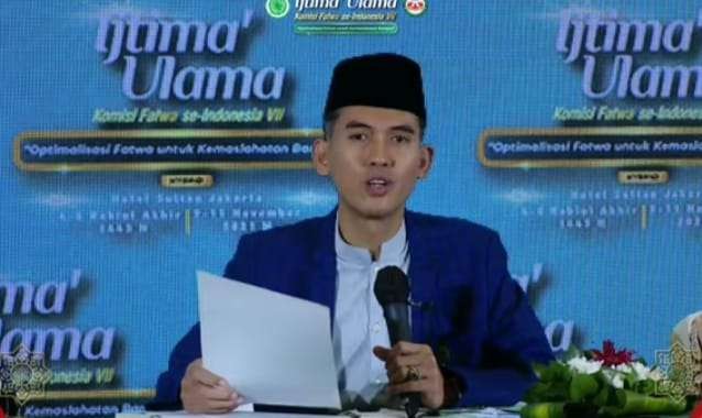 Ketua MUI Bidang Fatwa KH Asrorur Niam Soleh membacakan hasil ijtima MUI. (Foto: Istimewa)