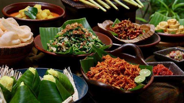 Makanan khas Pulau Lombok yang wajib dicoba. (Foto: Istimewa)