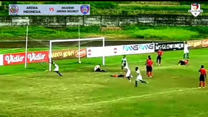 Arema Indonesia versus Akademi Arema Ngunut pada kompetisi Liga 3 Jawa Timur (YouTube: Bola Malang)