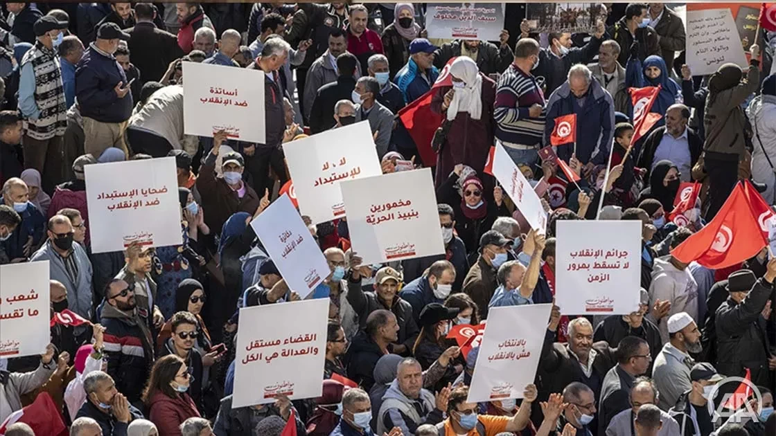 Ribuan Warga Tunisia Mendesak Presiden Kais Mundur. (F0t0: Reuters)