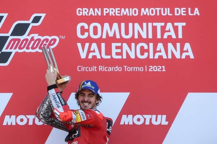 Francesco Bagnaia juara MotoGP Valencia, Minggu 14 November 2021. (Foto: Twitter @motoGP)