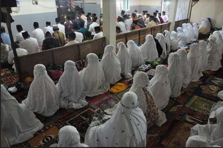 Muslimah jamaah tarekat Naqsyabandiyah. (Ilustrasi)