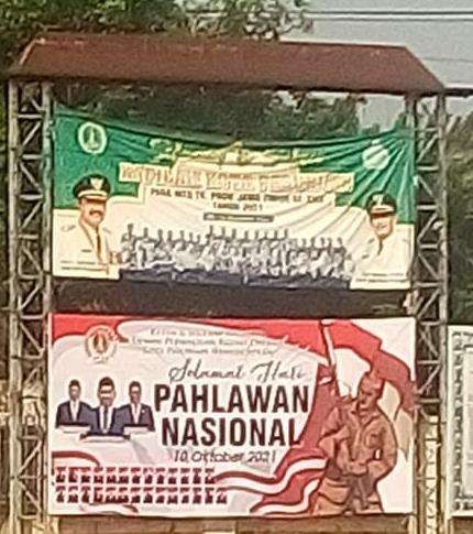 Banner ucapan milik DPRD Kota Pasuruan yang viral karena salah tulis tanggal Hari Pahlawan (Foto: Istimewa)