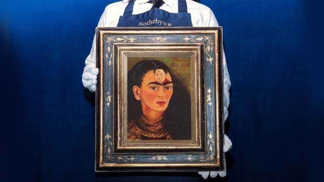 Lukisan kecil potret diri karya Frida Kahlo berjudul ‘Diego y yo’ ukuran 30 X 22,4 Cm laku Rp 506 miliar di balai lelang Sotheby's New York,  Selasa malam. Rekor untuk karya seniman Amerika Latin. (Foto: Sotheby's/Al Jazeera)