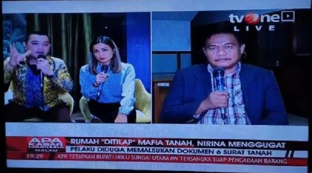 Nirina Zubir dan kuasa hukum walk out saat wawancara live di TV One karena kehadirian kuasa hukum mantan ART yang gasak enam aset ibunya. (Foto: Tangkapan layar)