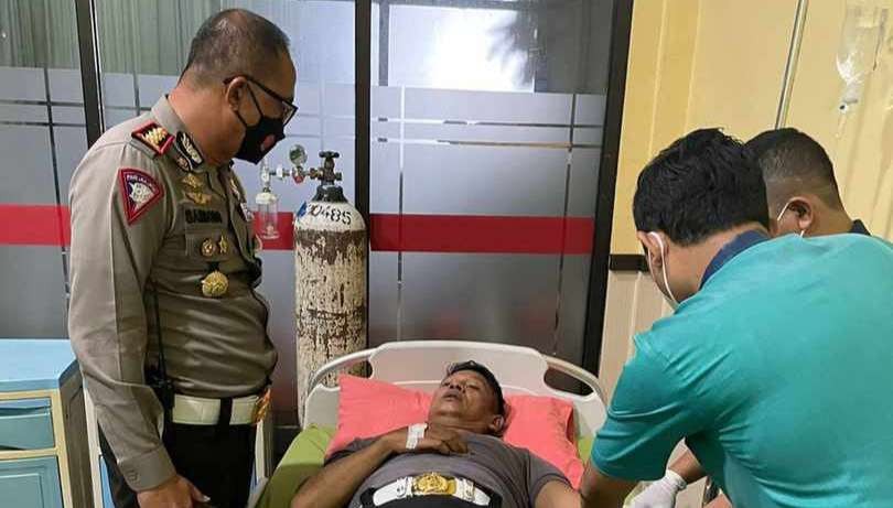 Korban pengeroyokan pedemo AKBP Darmawan Karosekali  menjalani perawatan di RS Polri Kramat Jati, Jakarta. (Foto : Dok Polda Metro)
