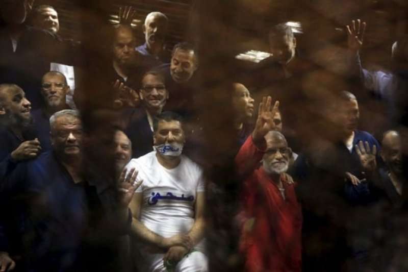 Kelompok militan Mesir dari Ikhwanul Muslimun dalam tahanan. (Foto: AFP)