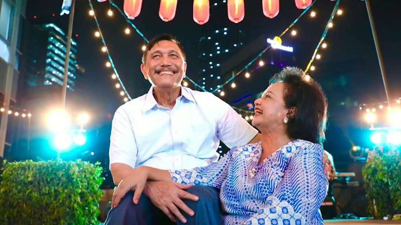Luhut Pandjaitan merayakan 50 tahun pernikahan dengan sang istri. (Foto: Instagram)