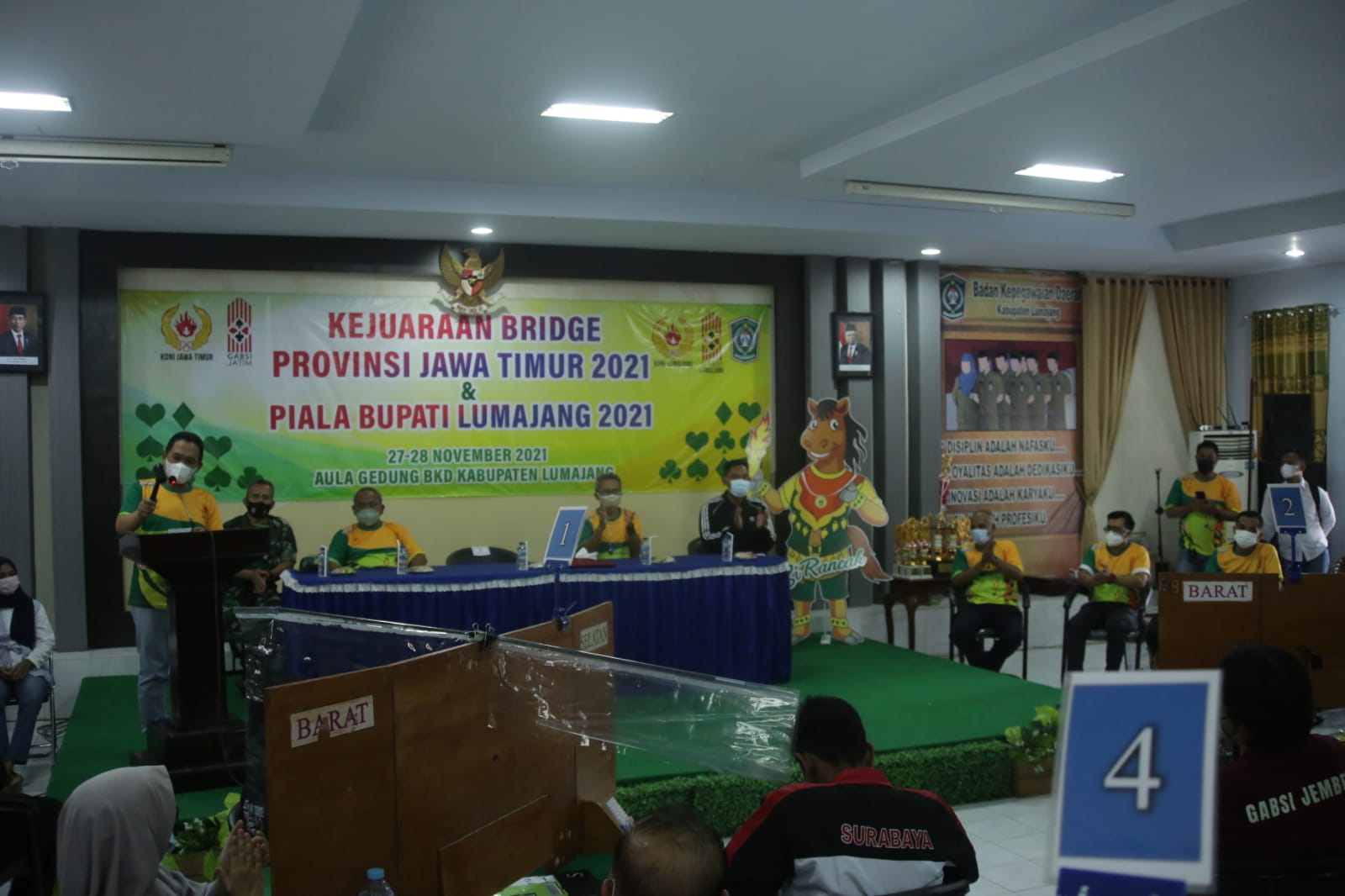 Bupati Lumajang, Thoriqul Haq membuka Kejuaraan Bridge Provinsi Jawa Timur 2021 dan Piala Bupati Lumajang 2021. (Foto: Istimewa)