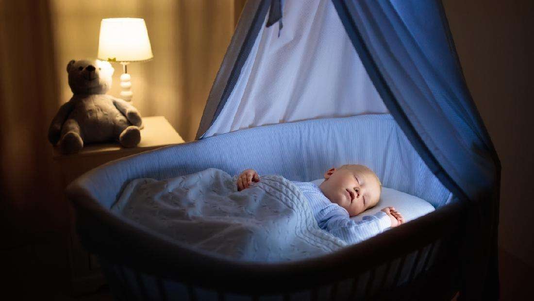 Tidur di kamar bayi, ilustrasi