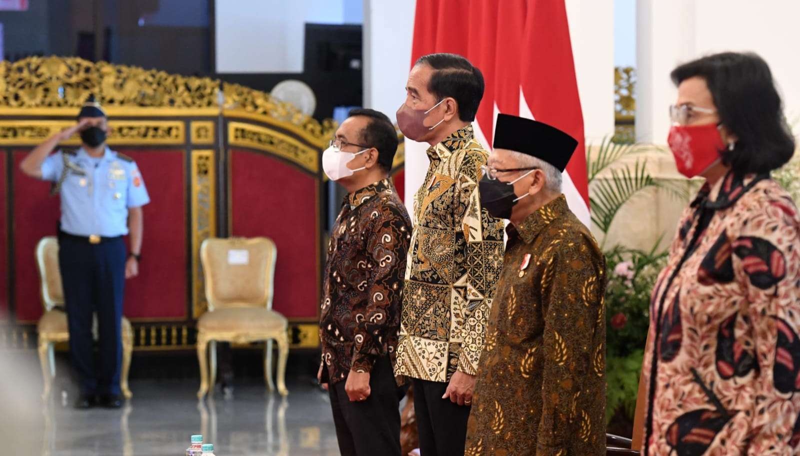 Presiden Joko Widodo bersama Wapres Ma'ruf Amin  dan Menkeu Sri Mulyania pada acara penyerahan DIPA ( Foto: Setpres)