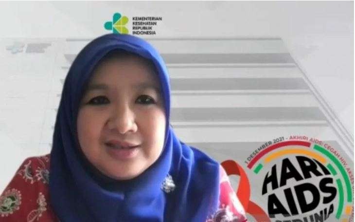 Direktur Pencegahan dan Pengendalian Penyakit Menular Langsung Kementerian Kesehatan Siti Nadia Tarmidzi dalam webinar Hari AIDS Sedunia 2021 yang diikuti secara daring di Jakarta, Senin 29 November 2021. (Foto: Antara/ Zubi Mahrofi)