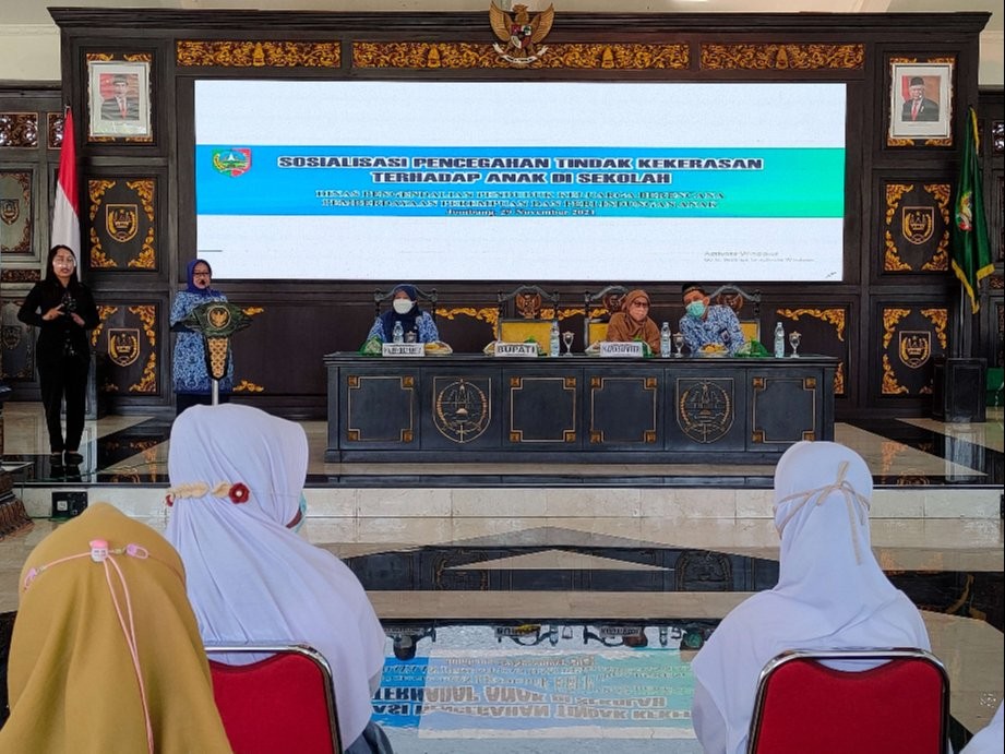 Pemerintah Kabupaten Jombang melalui Dinas PPKB dan PPPA menggelar sosialisasi pencegahan kekerasan terhadap anak di sekolah, Senin 29 November 2021 di Pendopo. (Foto: Istimewa)